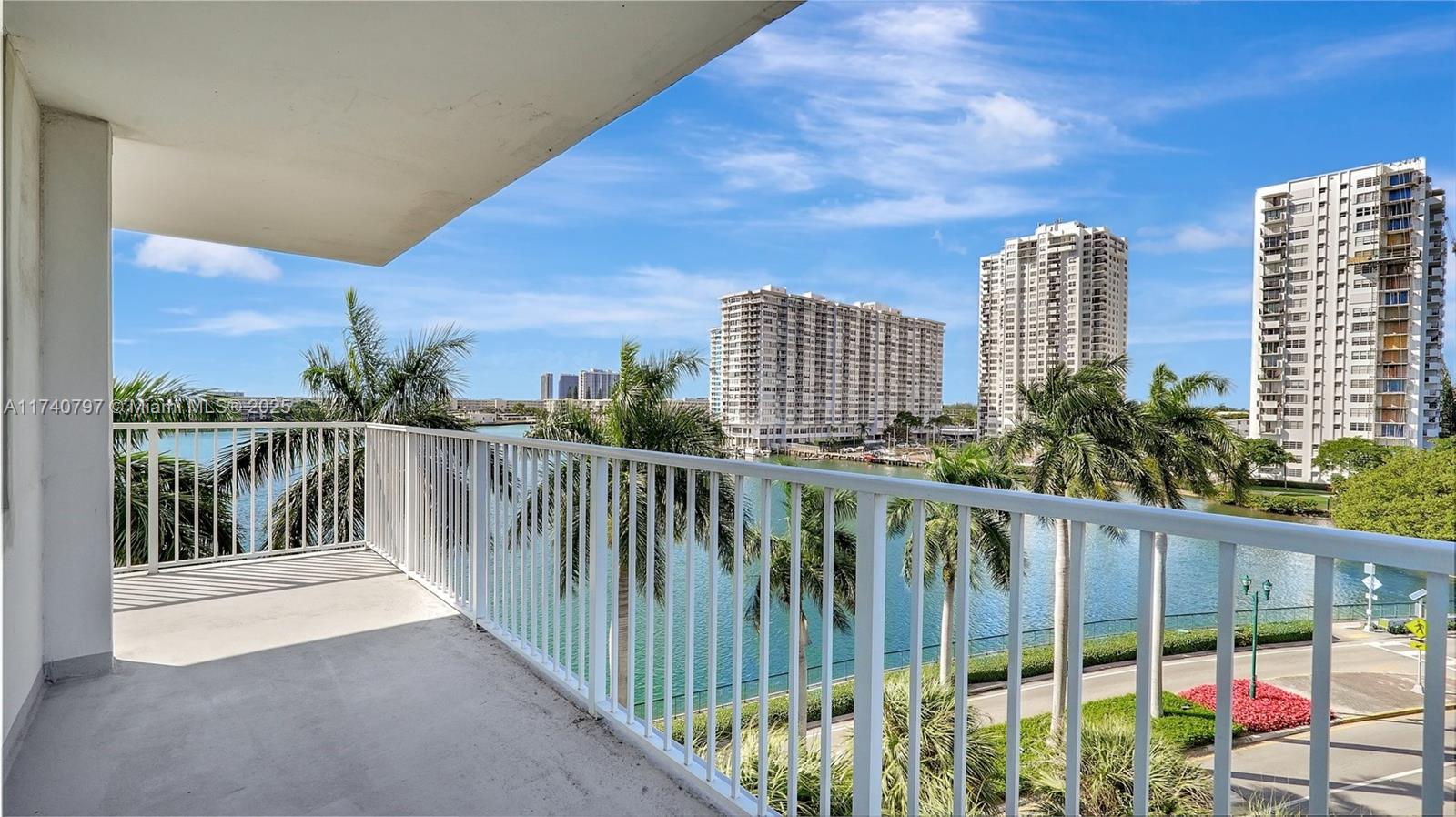 2801 Ne 183rd St 517w Property Photo 45