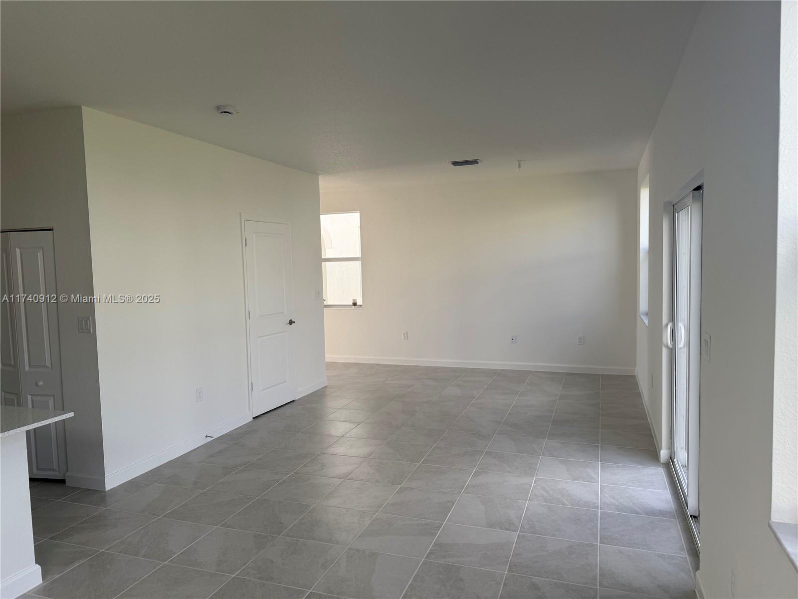 2426 Se 26 Lane Property Photo 5