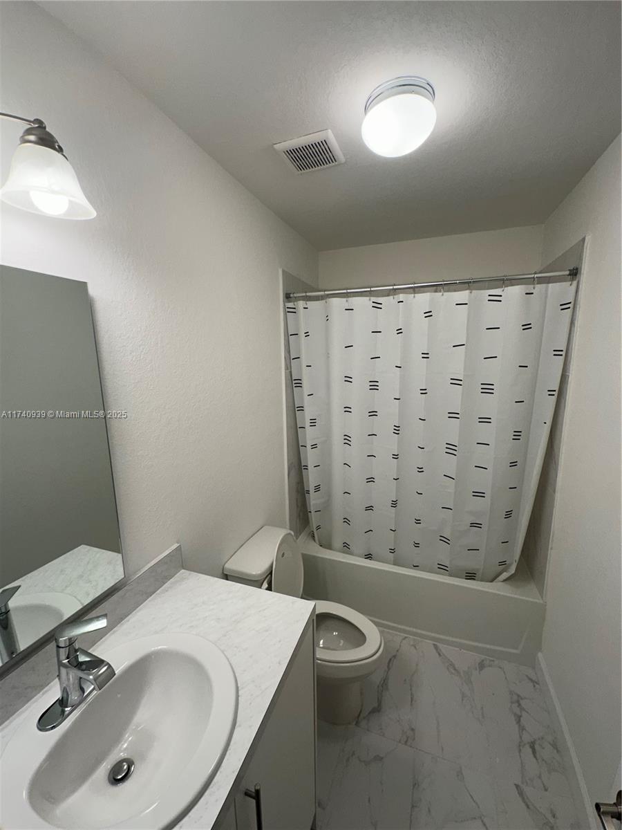 1238 Nw 4th Ln Property Photo 13