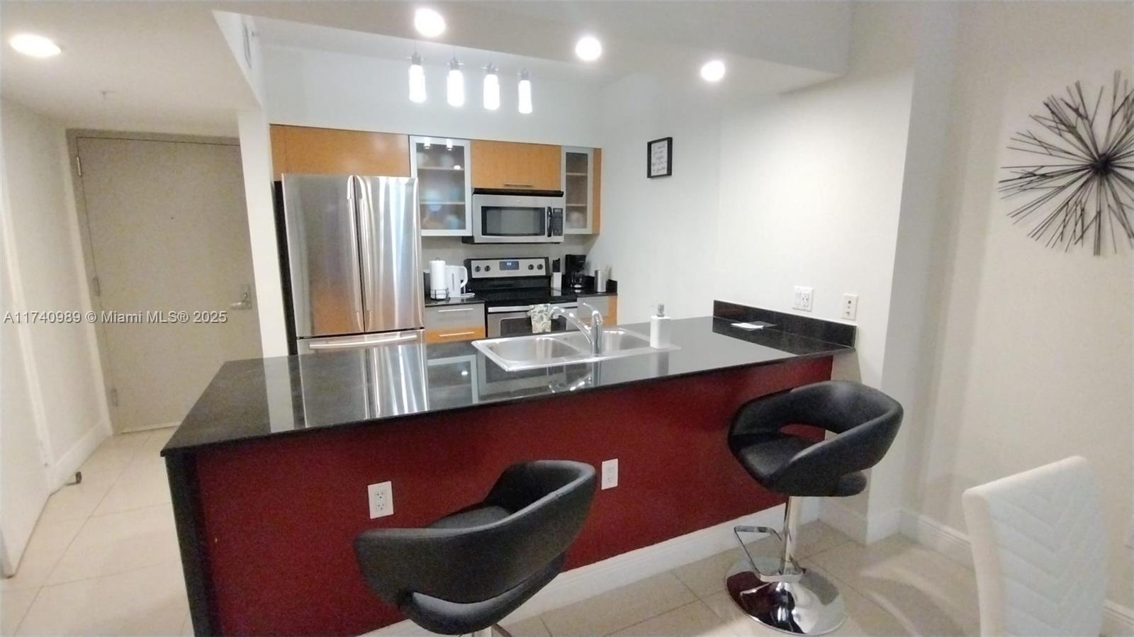 1750 N Bayshore Dr 1511 Property Photo