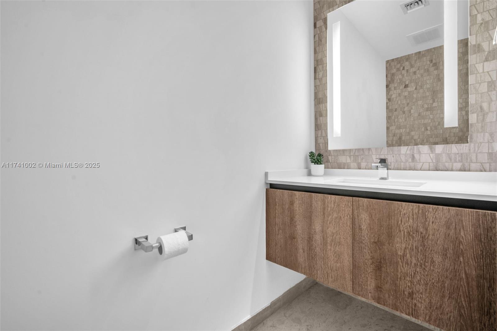 88 Sw 7th St 3611 Property Photo 27