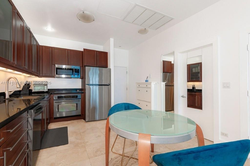 2301 Collins Ave 1629 Property Photo 14