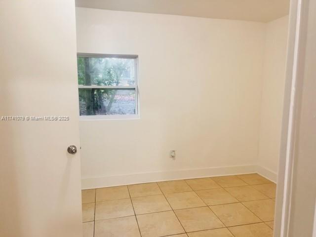 240 Hibiscus Dr B Property Photo 5