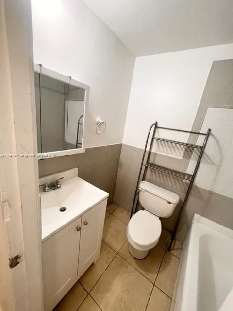 240 Hibiscus Dr B Property Photo 7