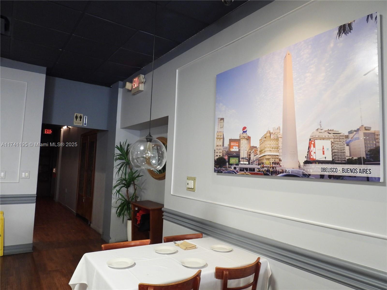 Hollywood Blvd Property Photo 24