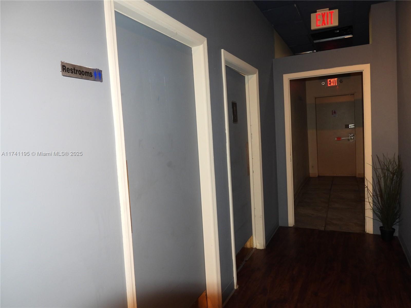 Hollywood Blvd Property Photo 27