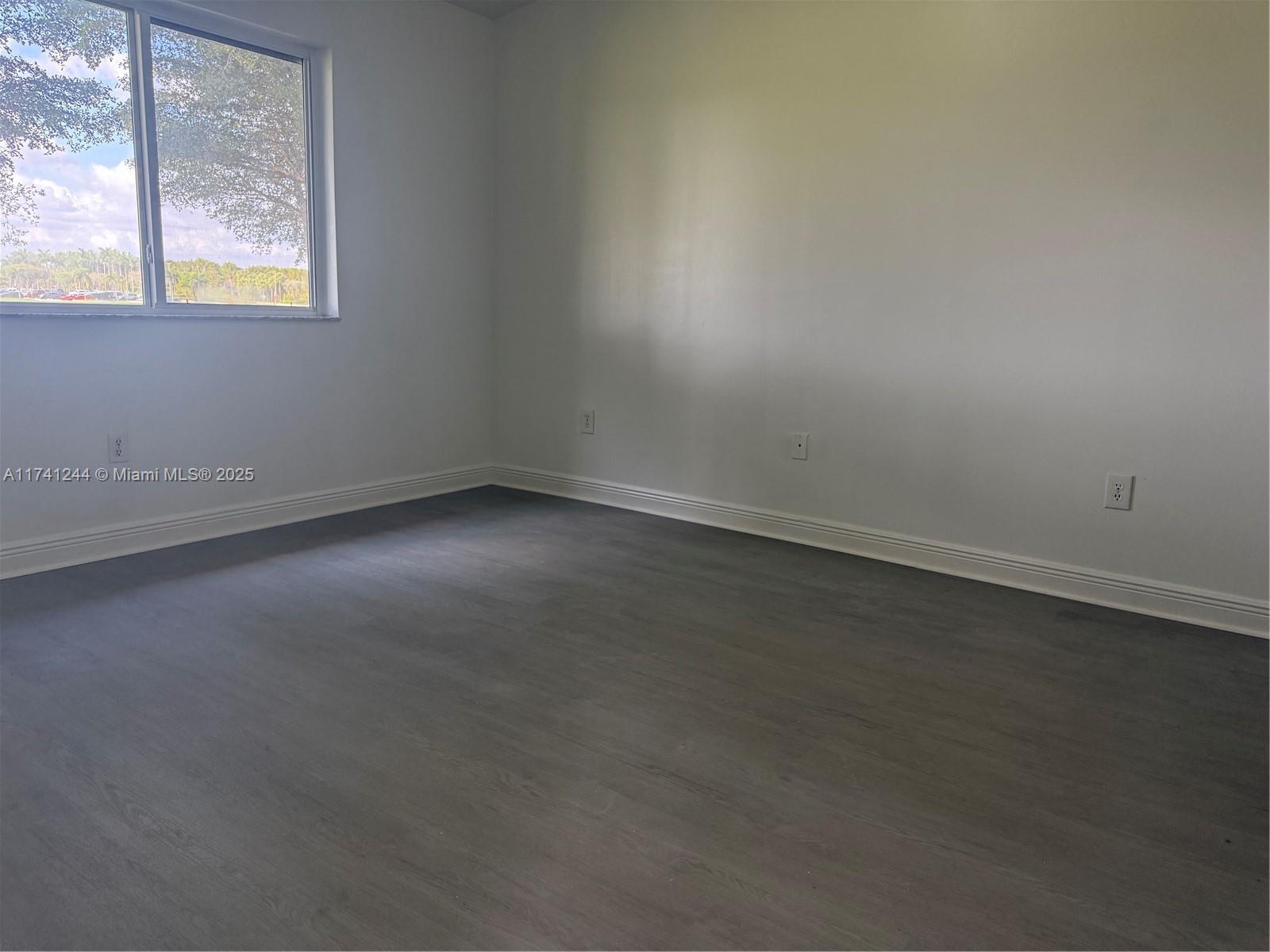 970 Ne 33rd Ter 201 Property Photo 10
