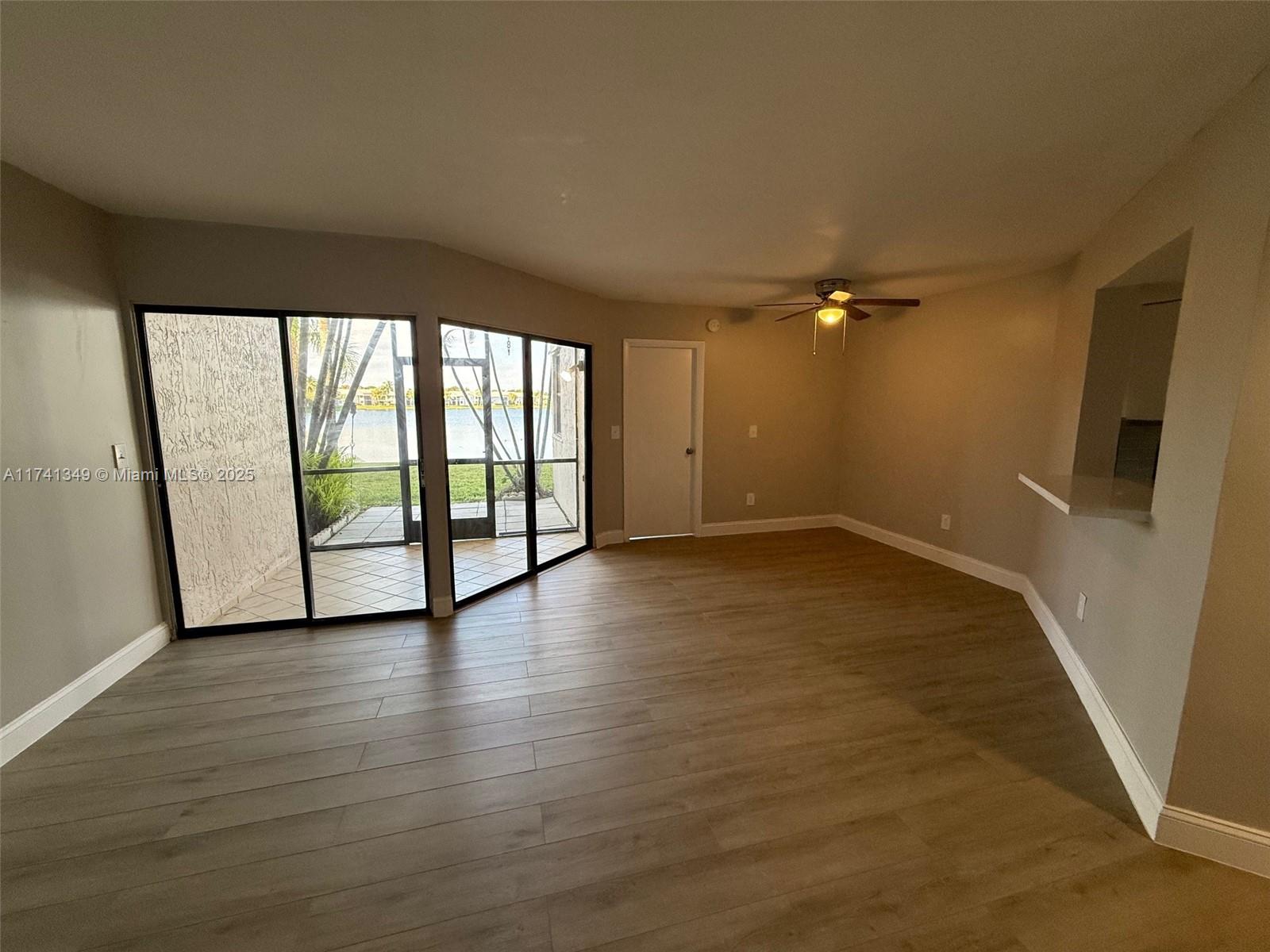 889 Hamilton Dr 889f Property Photo 4