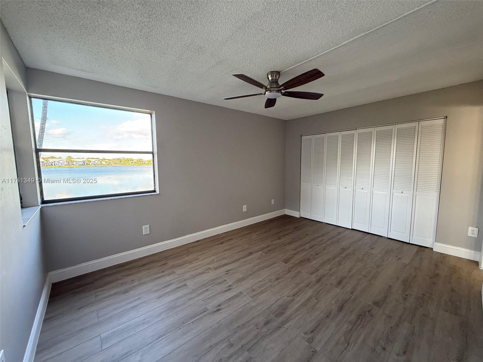 889 Hamilton Dr 889f Property Photo 5