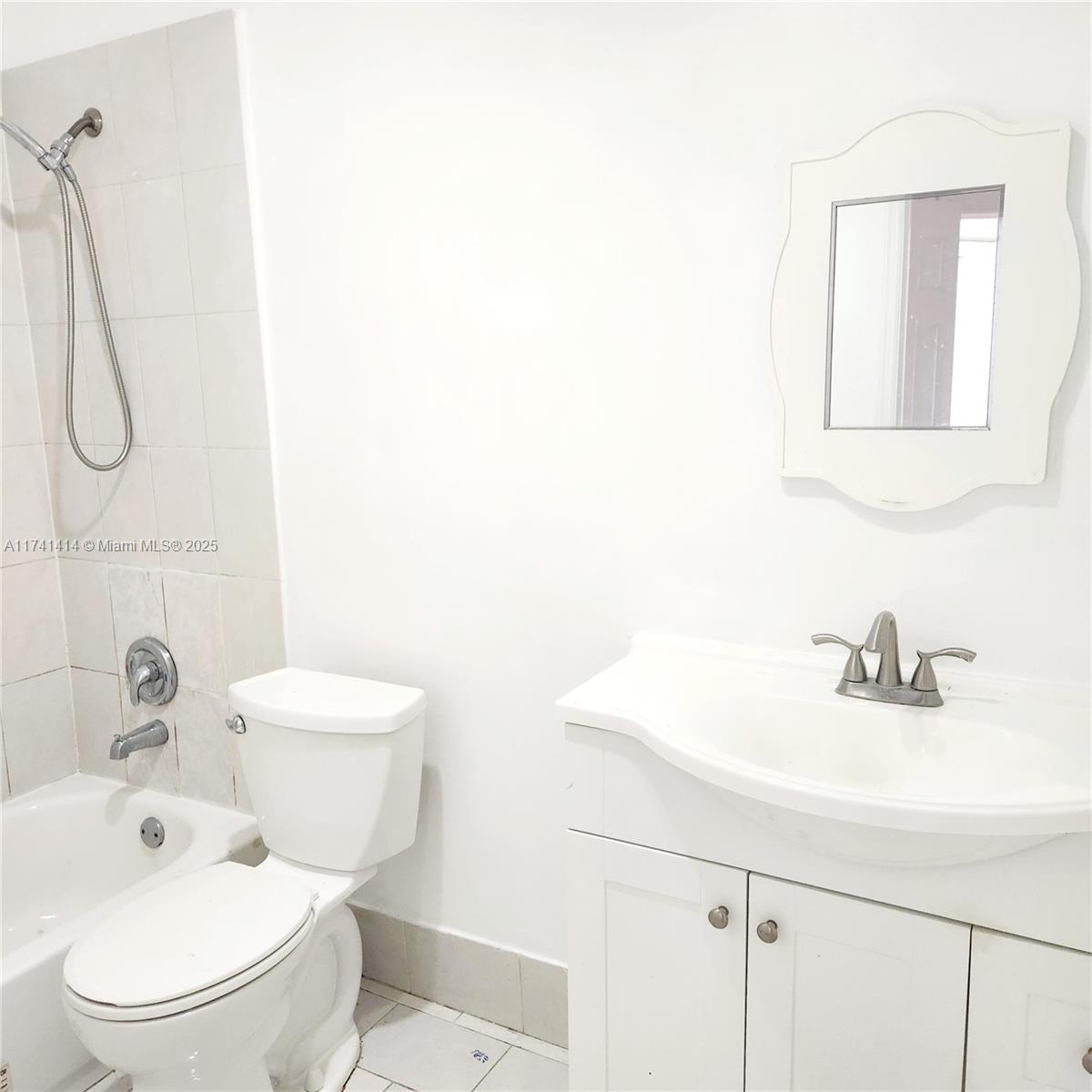 8905 Nw 28th Dr B Property Photo 10
