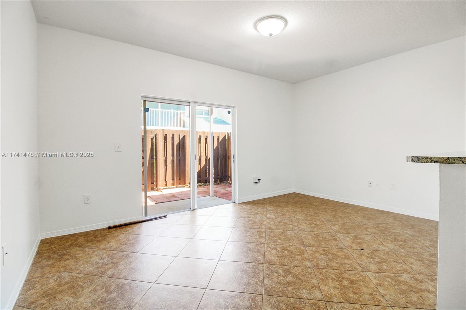 2215 Se 25th Ave 2215 Property Photo 6