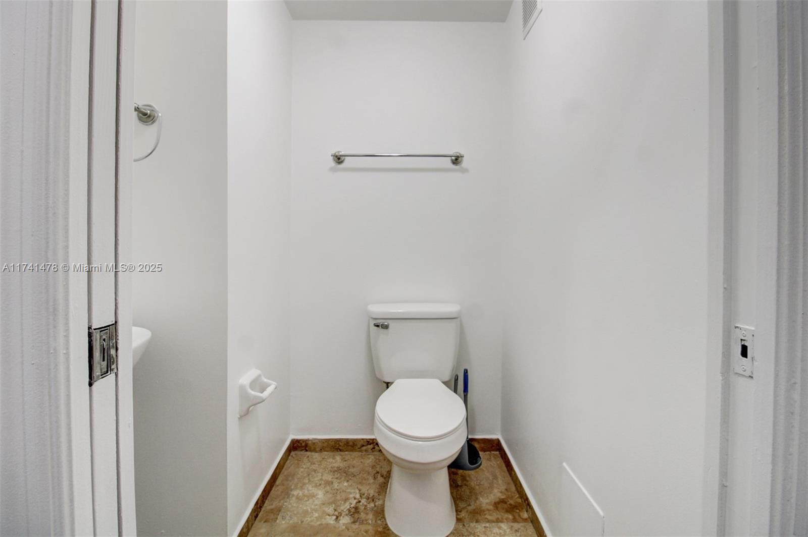 2215 Se 25th Ave 2215 Property Photo 9