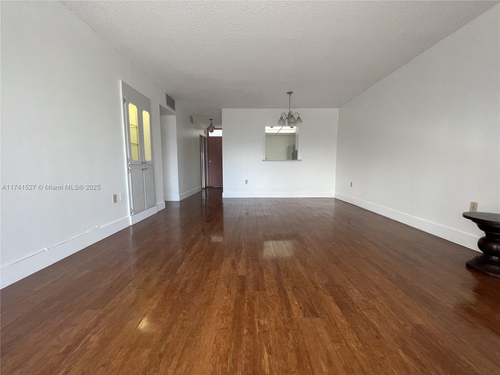 3750 Ne 170th St E-400 Property Photo 8