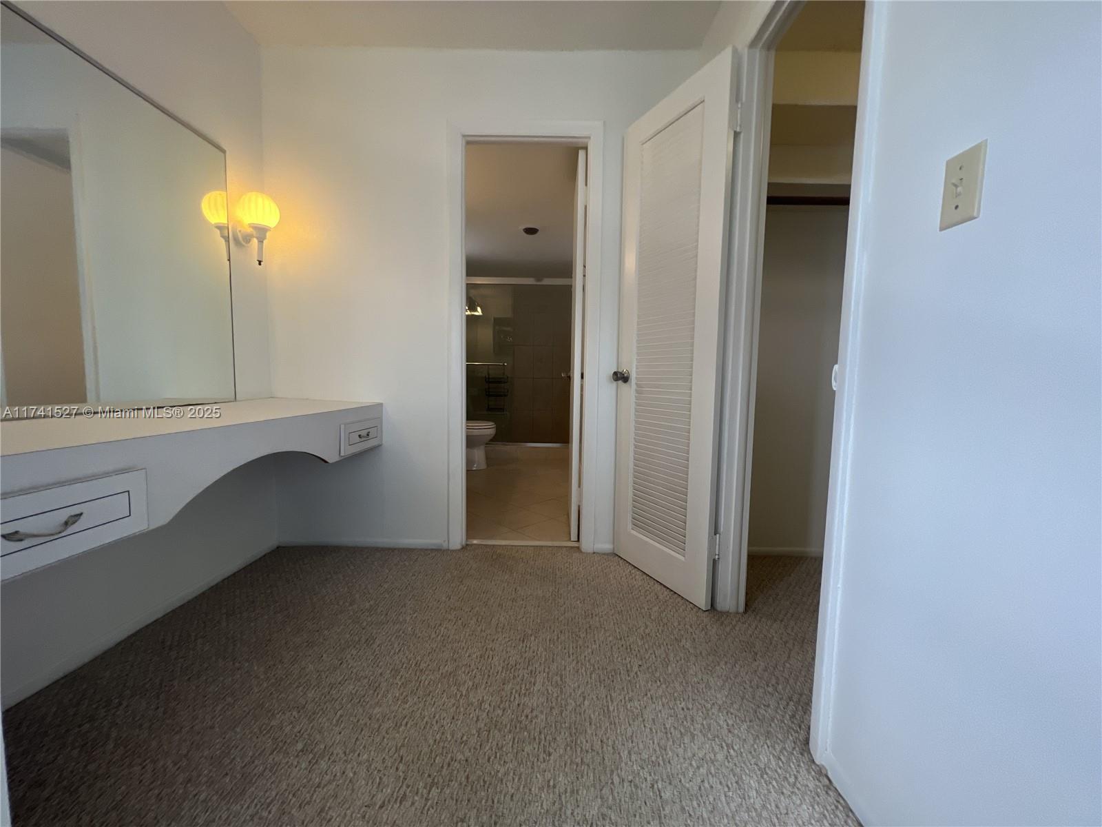 3750 Ne 170th St E-400 Property Photo 19