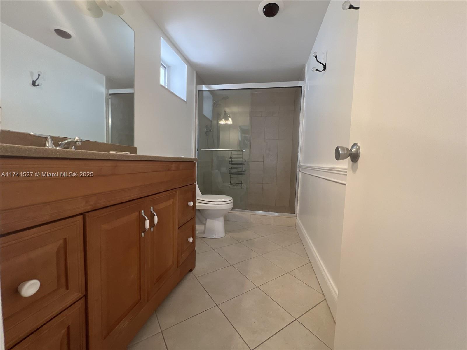 3750 Ne 170th St E-400 Property Photo 21