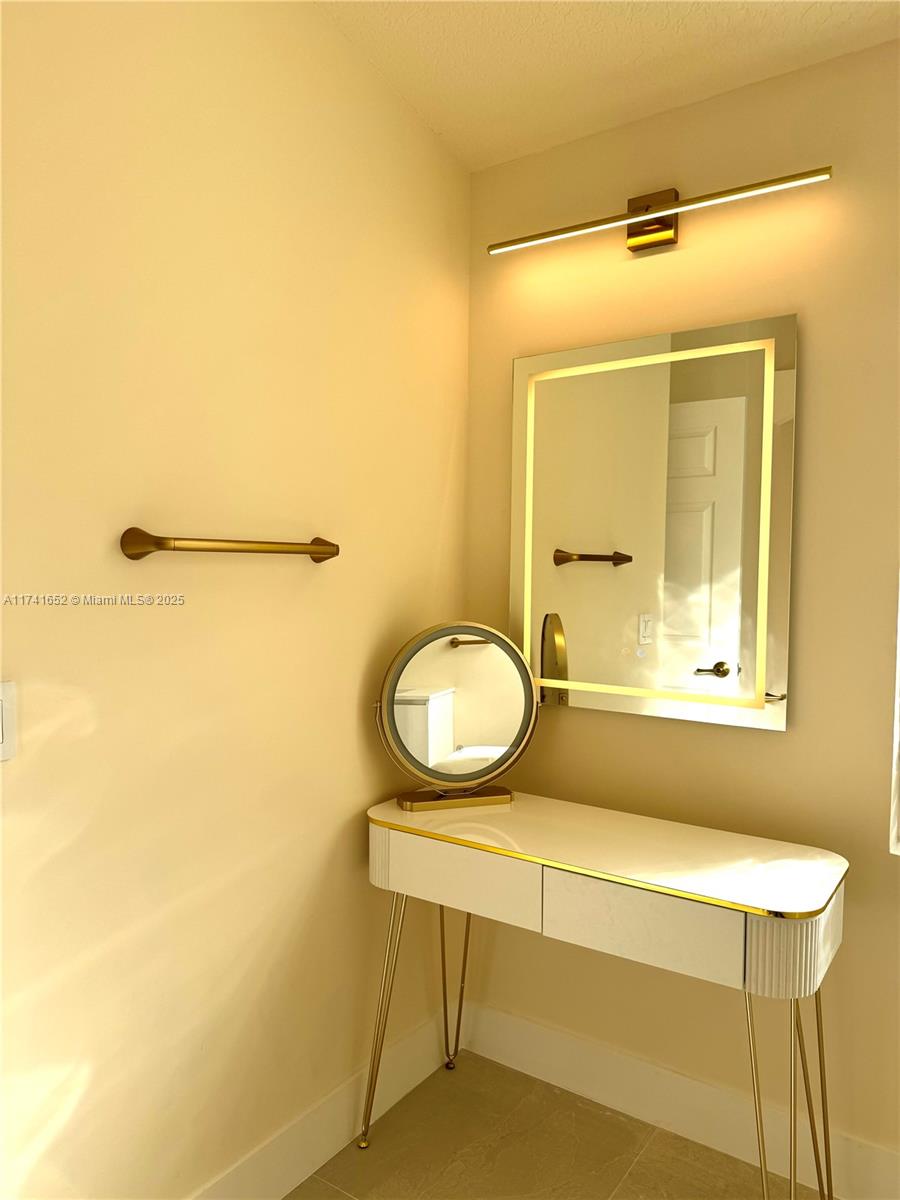 7633 Trapani Ln Property Photo 12