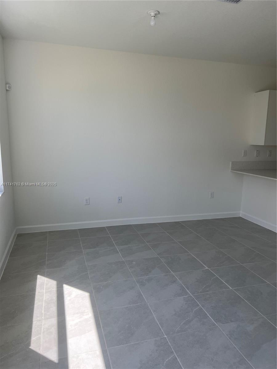 1727 Se 26th Ter Property Photo 10