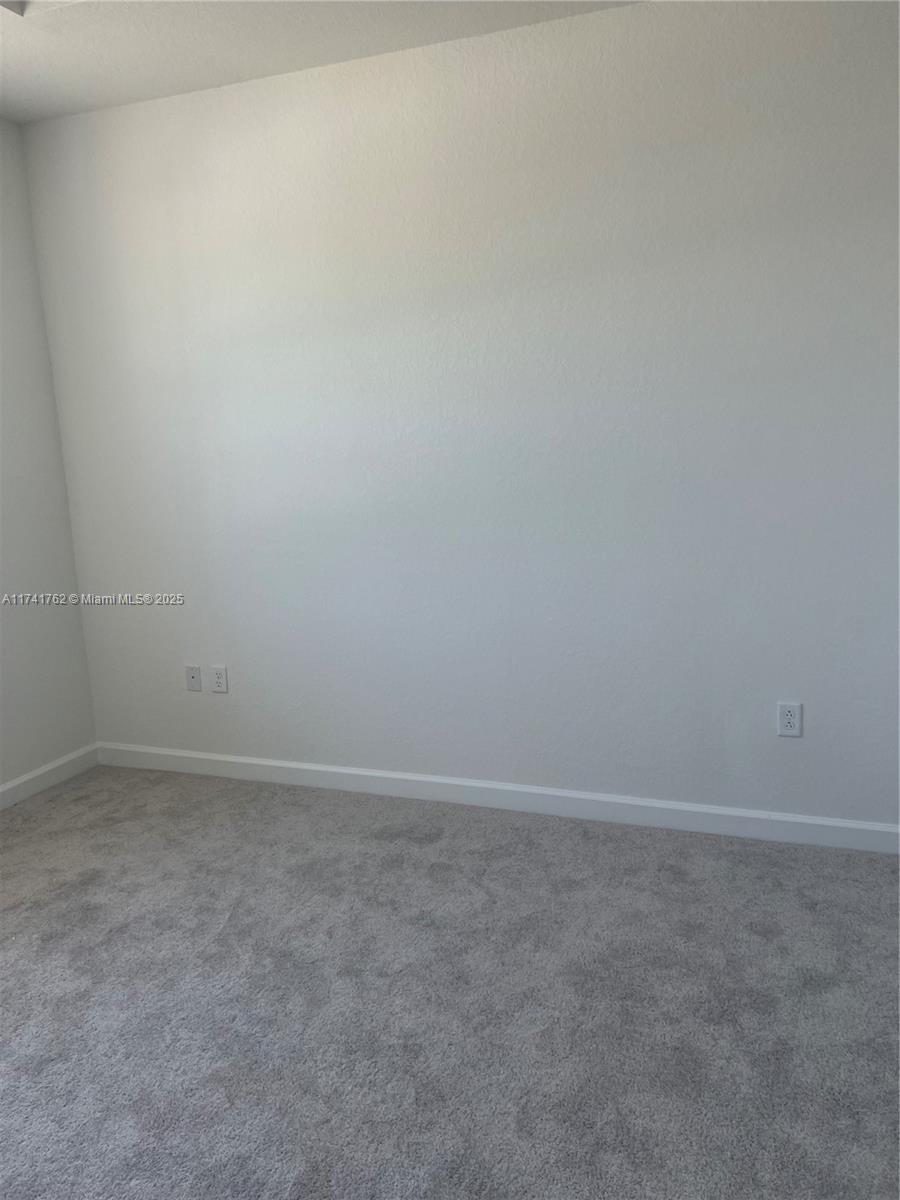 1727 Se 26th Ter Property Photo 15