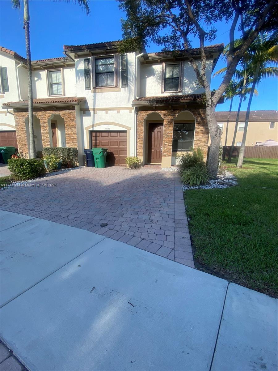 11329 Sw 234th Ln 11329 Property Photo 2