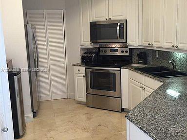 888 Brickell Key Dr 600 Property Photo 6
