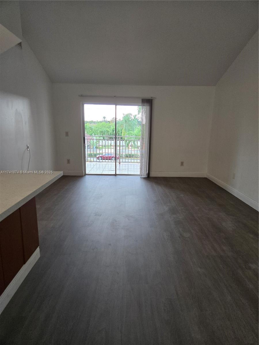 18810 Nw 57 Ave 307 Property Photo 3