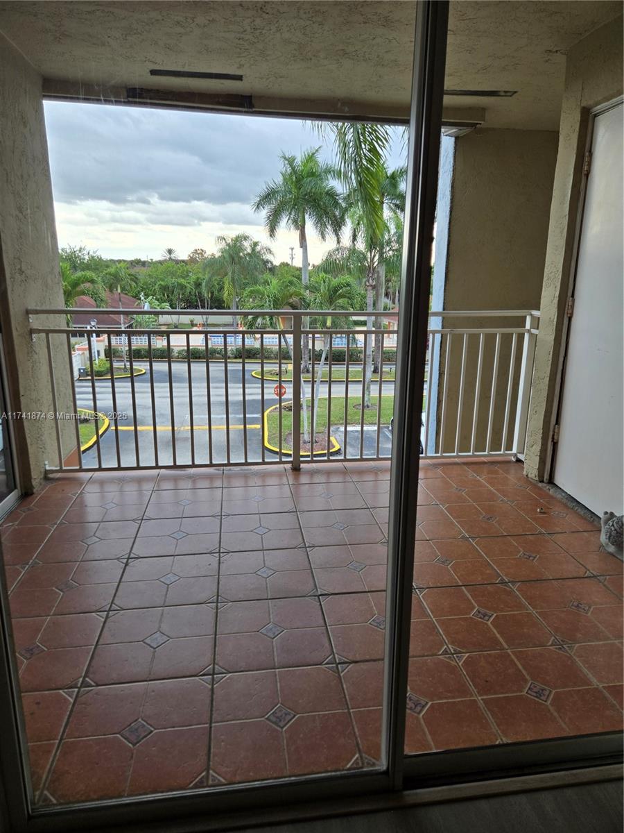 18810 Nw 57 Ave 307 Property Photo 4