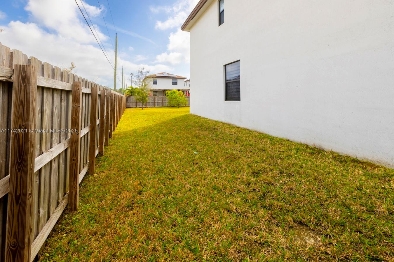 25407 Sw 108th Ct Property Photo 7