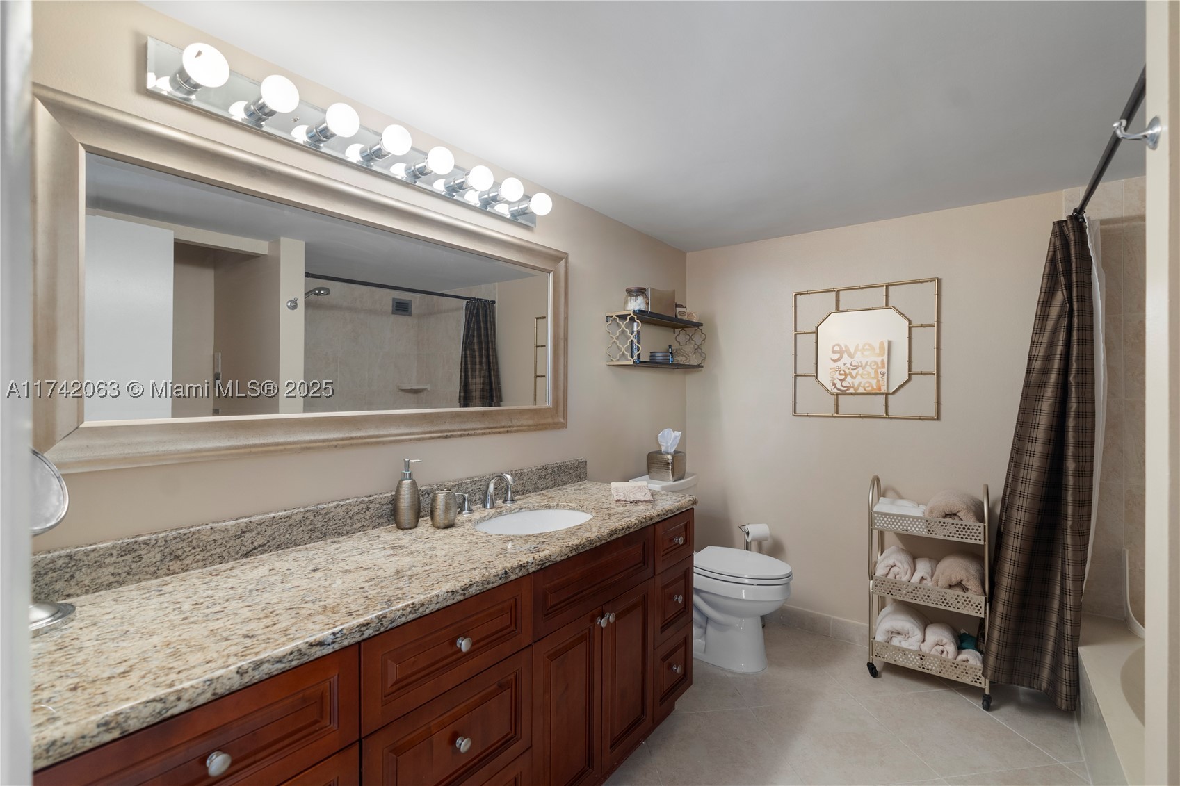 800 Parkview Dr 909 Property Photo 29