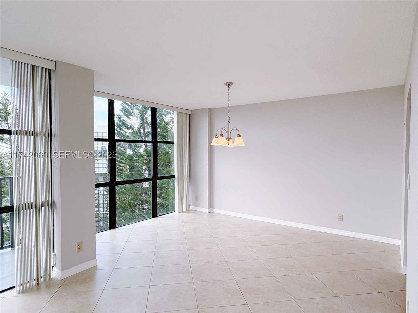 800 Parkview Dr 909 Property Photo 55