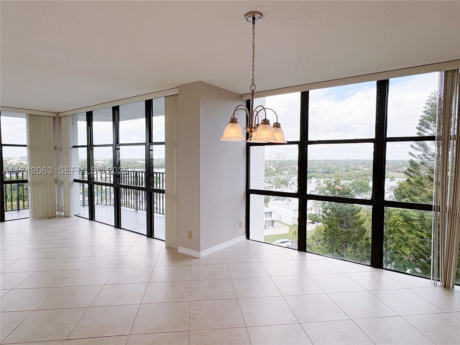 800 Parkview Dr 909 Property Photo 57