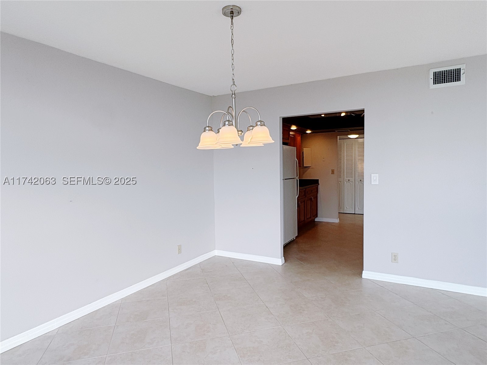 800 Parkview Dr 909 Property Photo 58