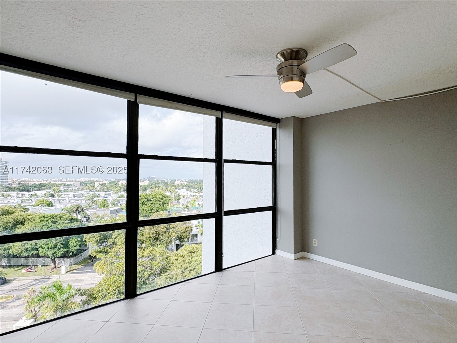 800 Parkview Dr 909 Property Photo 67