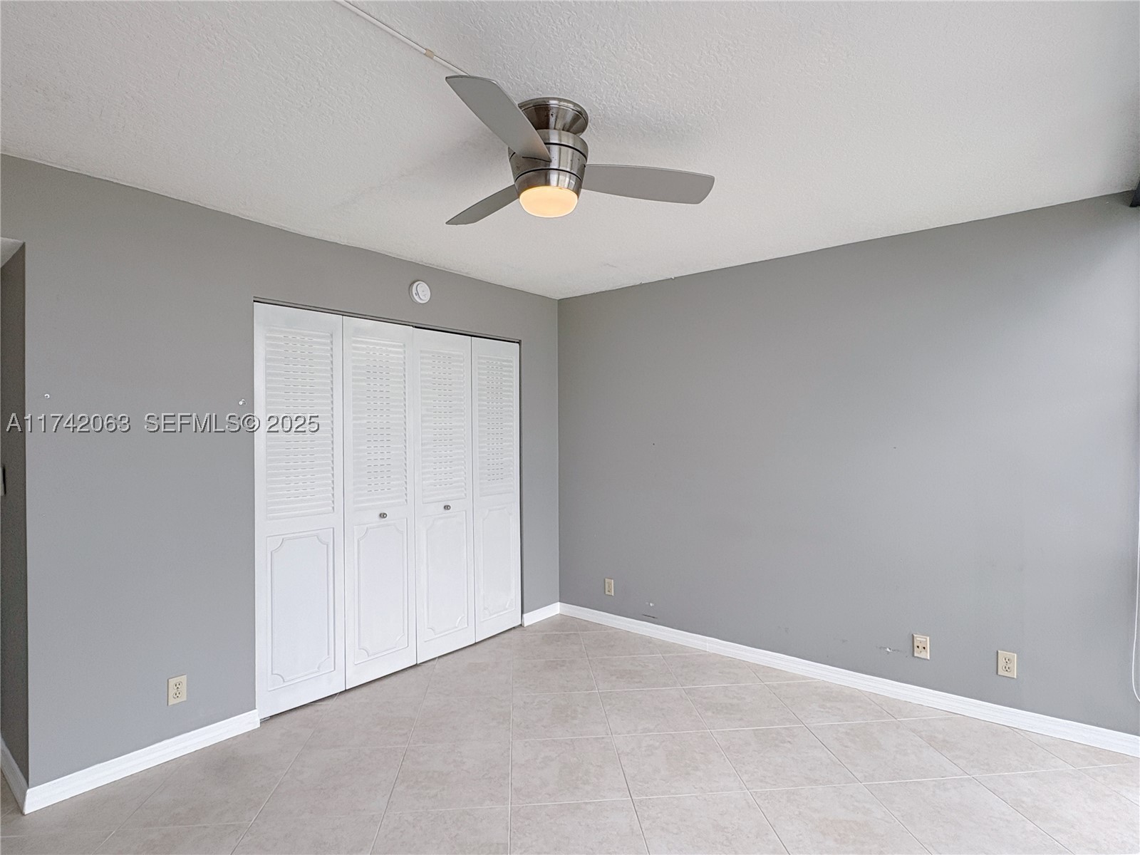 800 Parkview Dr 909 Property Photo 68