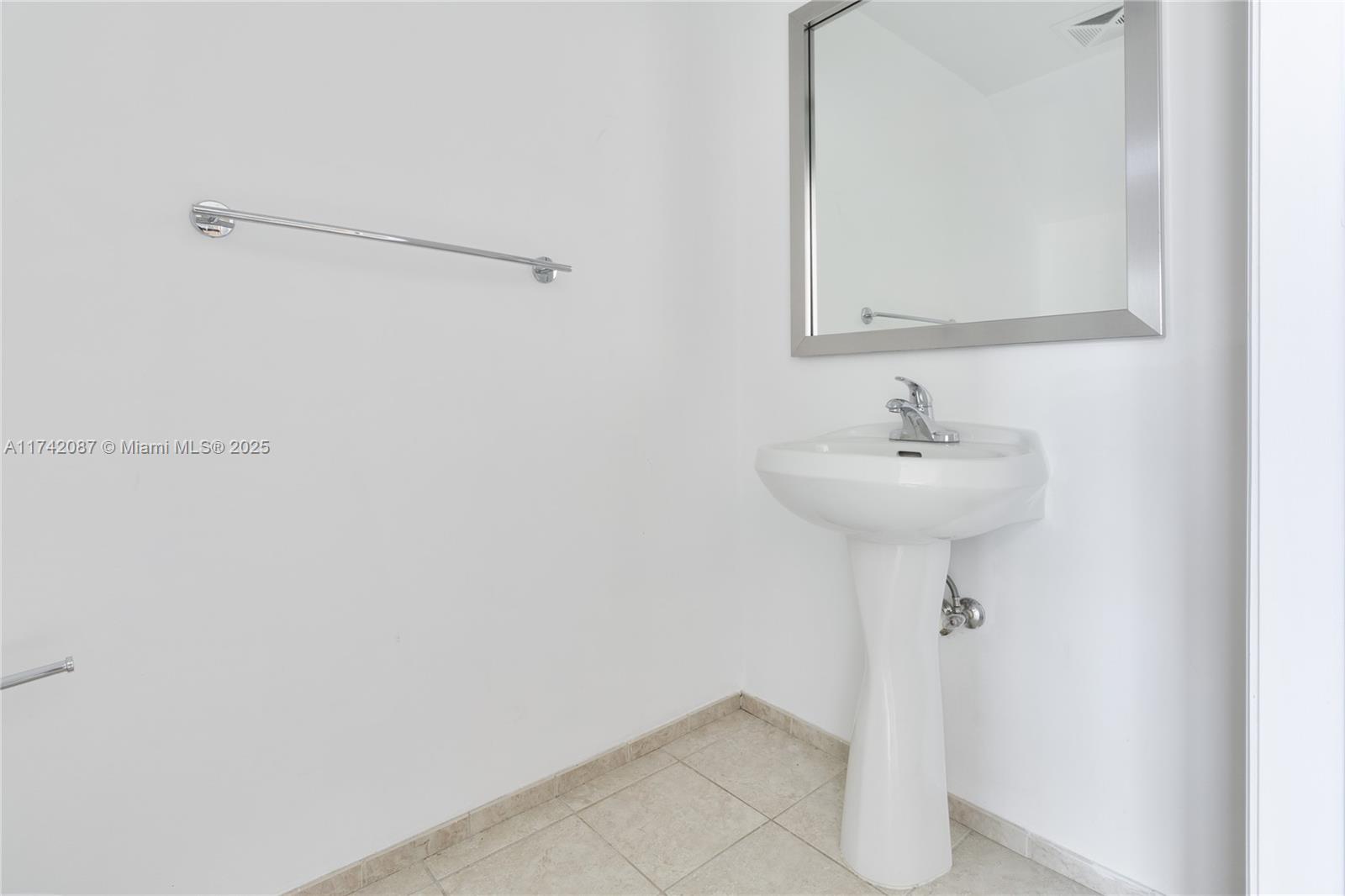 60 Sw 13th St 2605 Property Photo 17