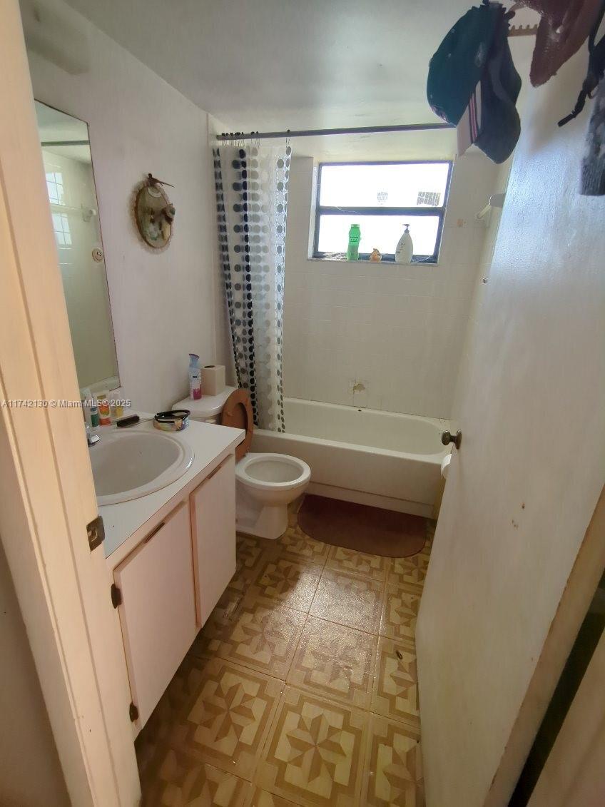 14931 Sw 104th St 22-12 Property Photo 4