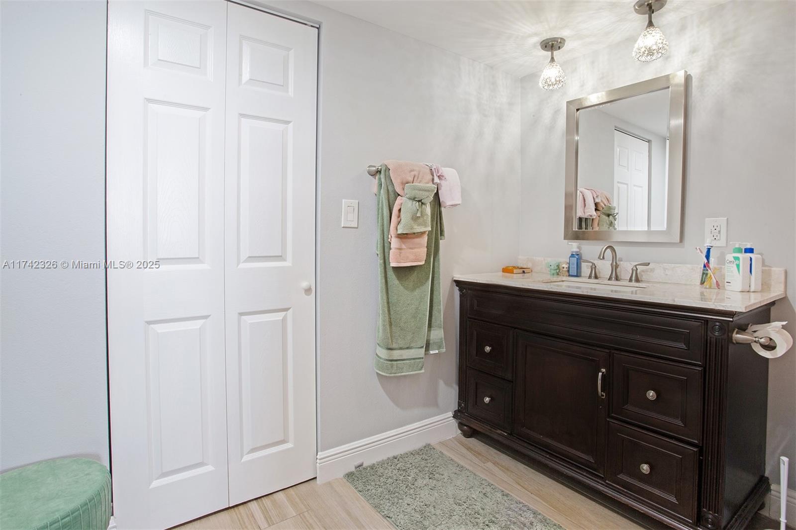 6911 Environ Blvd 5l Property Photo 19