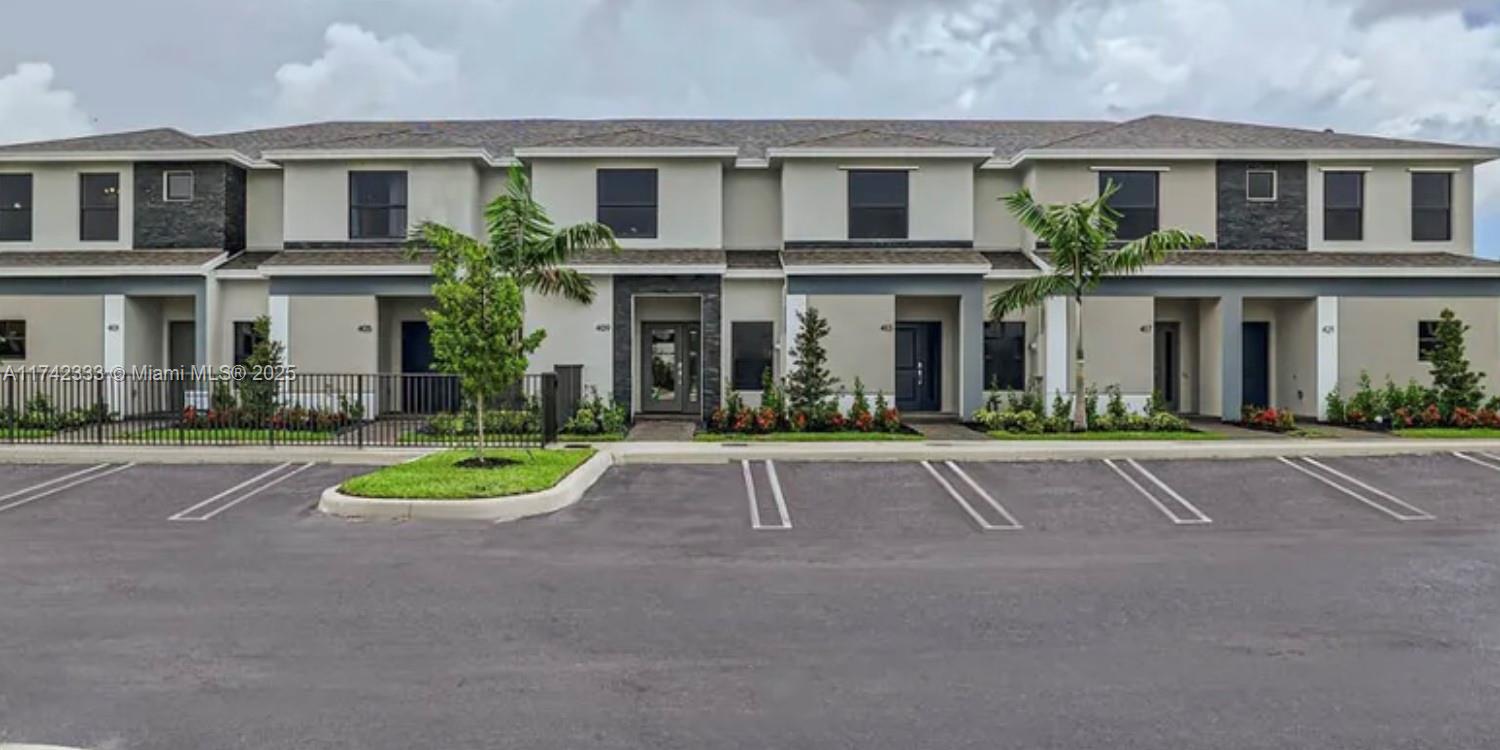 322 NE 1st Dr 1 Property Photo 1