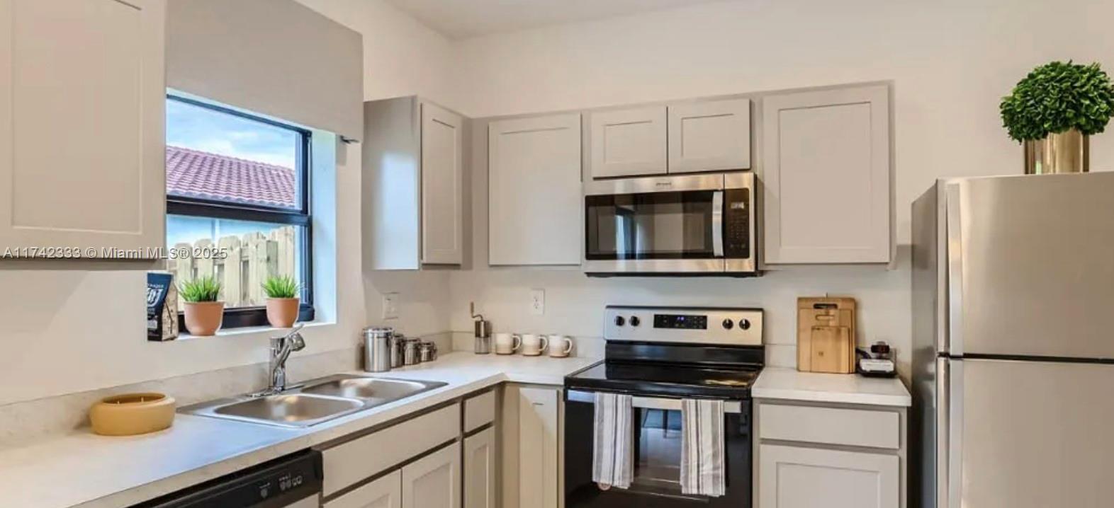 322 Ne 1st Dr 1 Property Photo 2