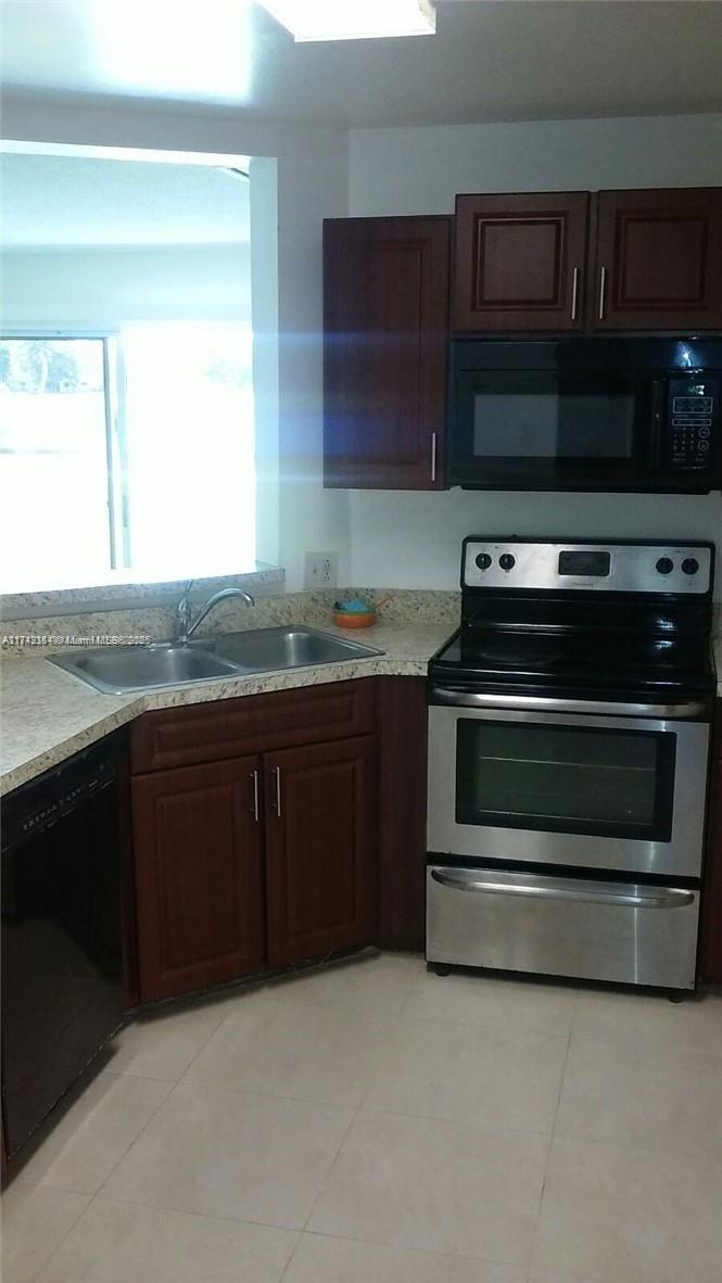 3441 Nw 44th St 106 Property Photo 5