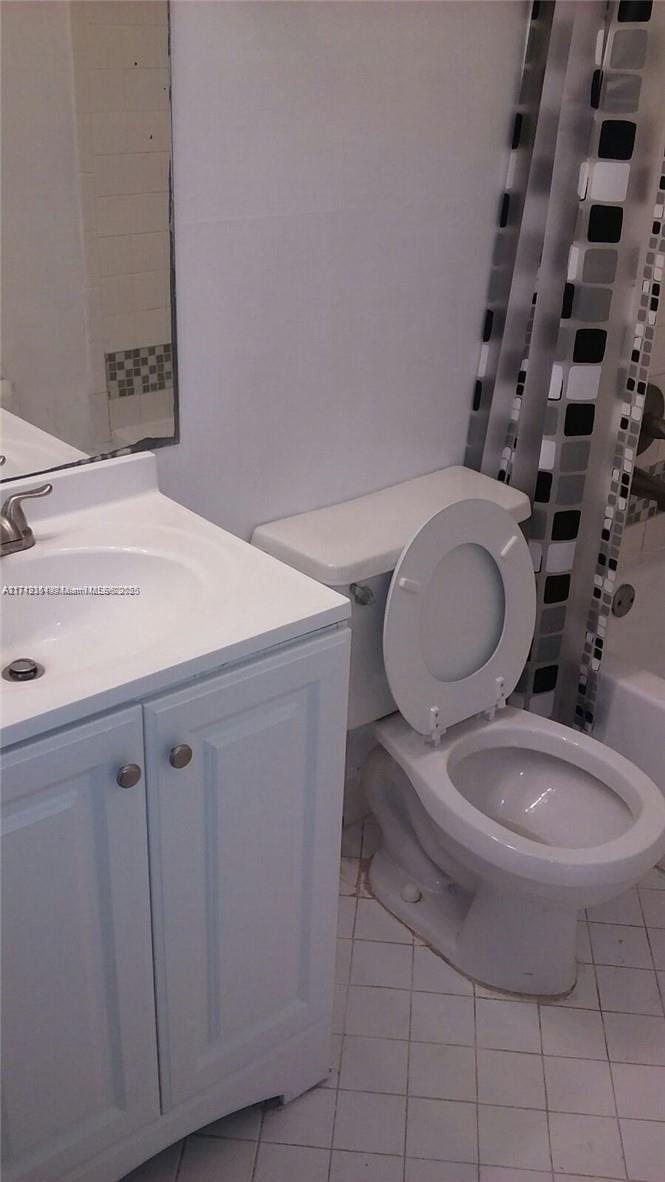 3441 Nw 44th St 106 Property Photo 8