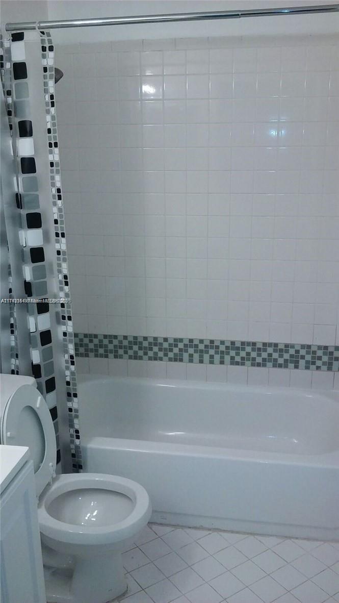 3441 Nw 44th St 106 Property Photo 9
