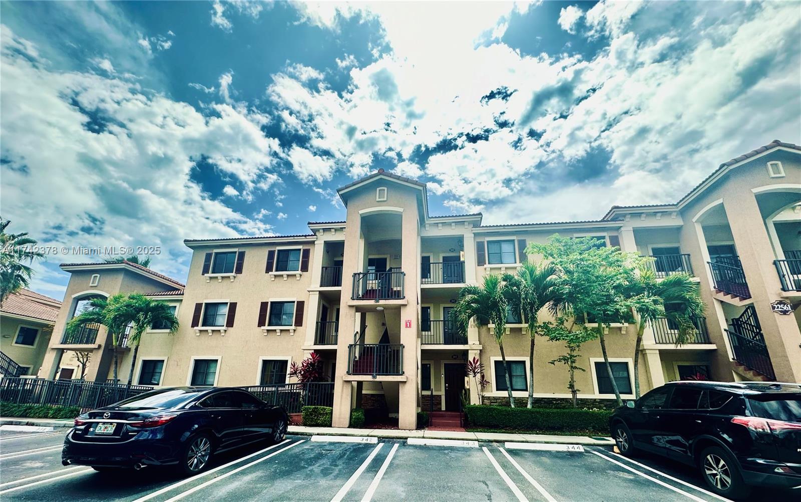 22441 Sw 88th Pl 301-5 Property Photo 4