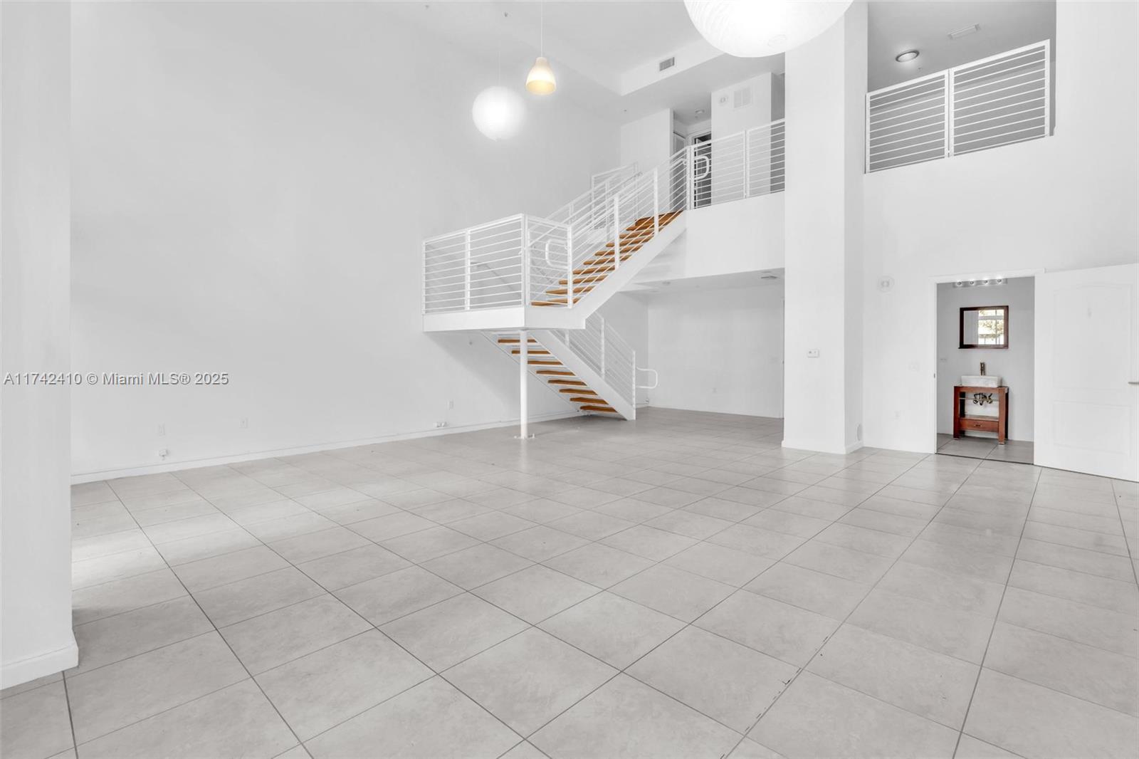 410 Evernia St 114 Property Photo 9