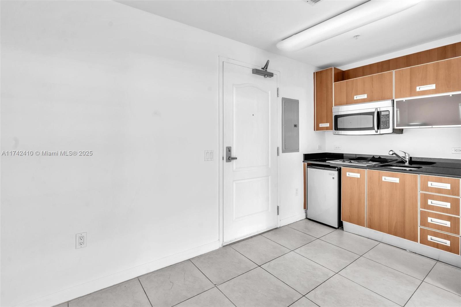 410 Evernia St 114 Property Photo 15