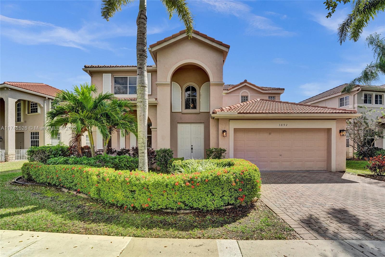 3892 Falcon Ridge Cir Property Photo 3