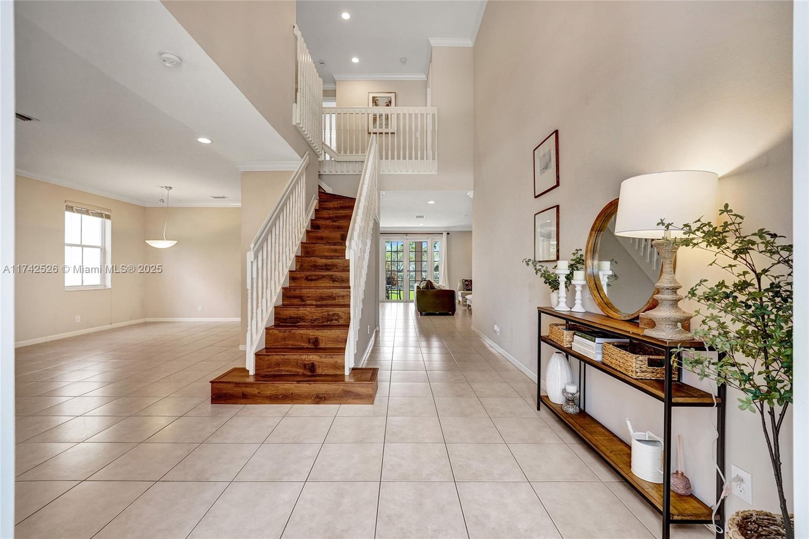 3892 Falcon Ridge Cir Property Photo 4