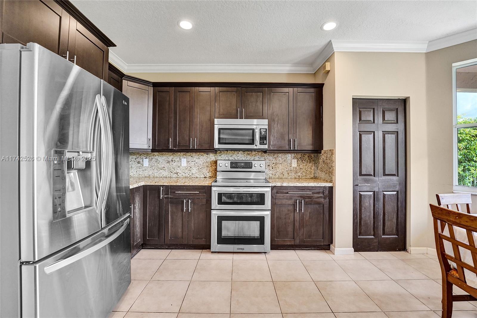 3892 Falcon Ridge Cir Property Photo 15