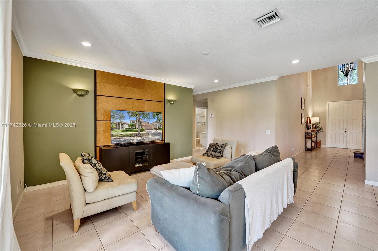 3892 Falcon Ridge Cir Property Photo 17