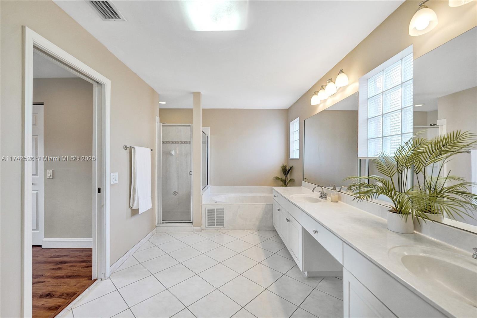 3892 Falcon Ridge Cir Property Photo 29