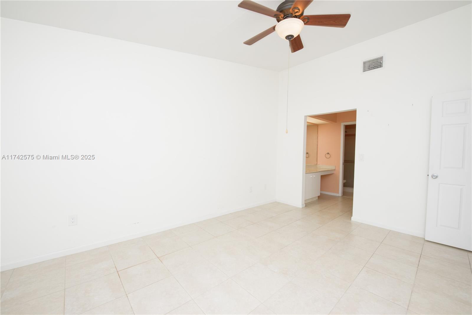 785 Se 18th Ln 785 Property Photo 10